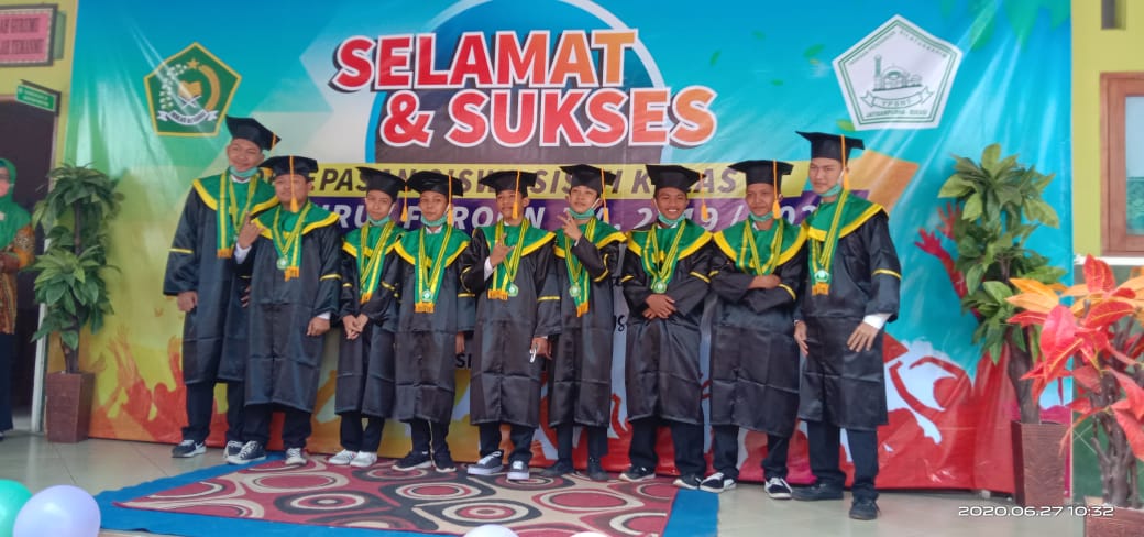 HAFLAH WISUDA SISWA AKHIR